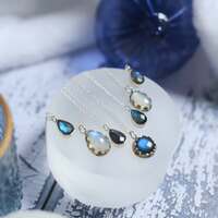 Les petits talismans ✨️
Nés dans la magie d'hiver, les petits talismans connaissent la douceur des âmes et leurs secrets.
Gardez-les près de vous, ils savent ouvrir des passages et apaiser les coeurs 🤍
Ils sont des morceaux de précieux qui traverseront le temps à vos côtés ✨️
Protecteurs, guides, guérisseurs, ils veillent, rassurent et ouvrent des chemins. Ils seront là pour vous accompagner dans toutes vos aventures de vie 🙏
Parfait à offrir ou à s'offrir pour les fêtes 🎄
Pour toujours garder un peu de magie près de vous ✨️
Comme chaque année pour les fêtes, je vous ai créé des petits talismans, simples et élégants. Pensés dans l'idée d'un cadeau précieux à offrir ou à s'offrir, et dans des pierres où l'on est sûr de ne pas se tromper.
Ce soir ce ne sont pas moins de 7 colliers talismans que je vous présente 💙 Tous uniques et en argent massif 925, entièrement fait main par mes soins à l'atelier.
Des pierres magiques et délicates, choisies avec soin rien que pour vous ✨️🤍
Pierre de lune blanche, labradorite, et péristérite, tous aux reflets magiques..
Lequel vous appelle ✨️ ?
Pièce unique disponible lundi 8 décembre à 20h pour la sortie de la nouvelle collection ~ La Poésie du Froid ~ 🤍🌬️❄️
#cybijoux #hiver #witch #metalsmith #jewellery #sterlingjewelry #winterwitch #artist #witchyvibes #jeweler #jewelry #christmasaesthetic #jewellerydesign #bijouxfaitmain
#silverjewelry #artisanat #faitmain
#artisandefrance #winteraesthetic #hiver #christmasgiftideas #winter #neige #noelaesthetic #ideecadeau #christmas #snow
#cadeaufaitmain #noel2025 #yule